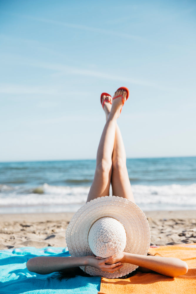 No dejes de lucir tus pies y sandalias este verano💛