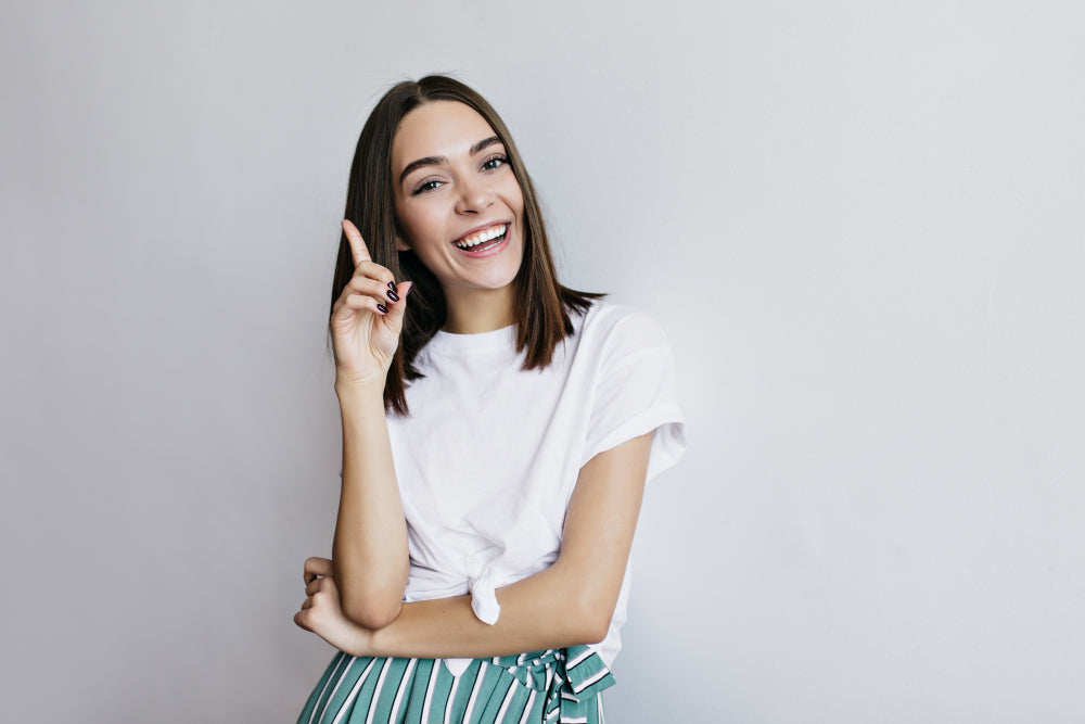 chica joven en su back to school lista para retomar su rutina diaria sin dejar de lucir increíble
