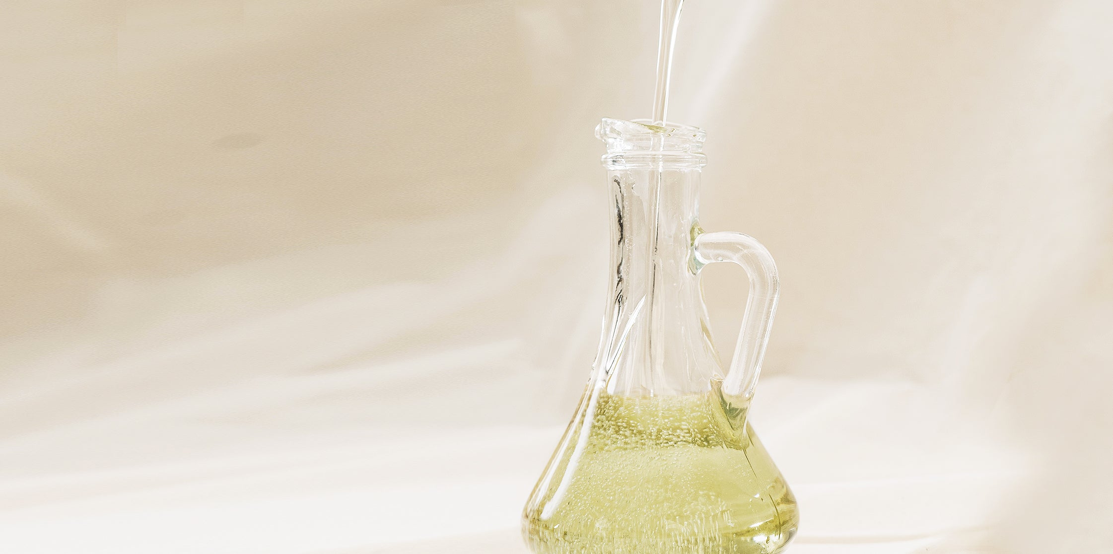 Aceite de oliva, el mejor limpiador para tu cara
