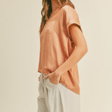 Blusa V-neck fluida camel