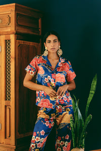 Flores Doradas