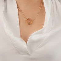 Pearl curve Necklace