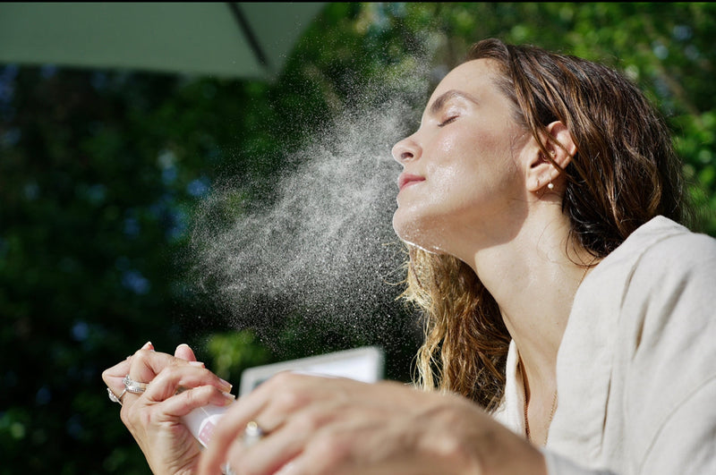 AGUA DE ROSAS, SANDALO , GERANIO / ESSENTIAL MIST